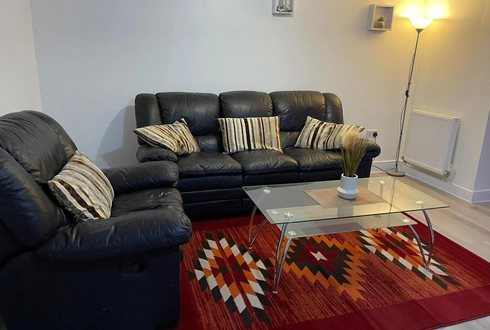 Crescent 2 Beds Apartment Goodmayes 0*,  Великобритания